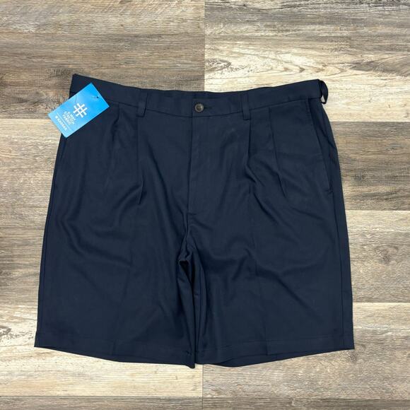 NWT Haggar Cool 18 Pro Gabardine Navy Blue Men 40 Pleated Performance Golf Short - Picture 1 of 11
